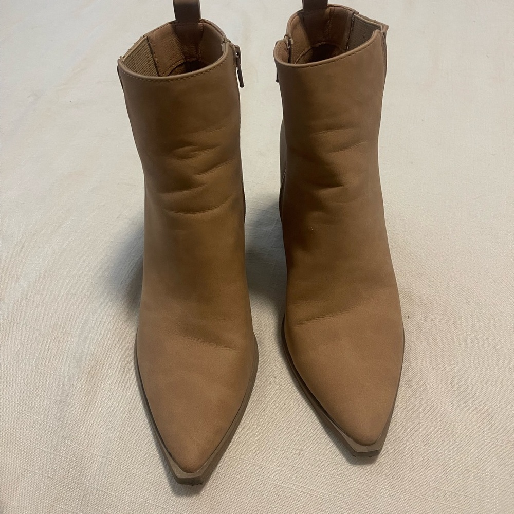 Pointed toe ankle boots